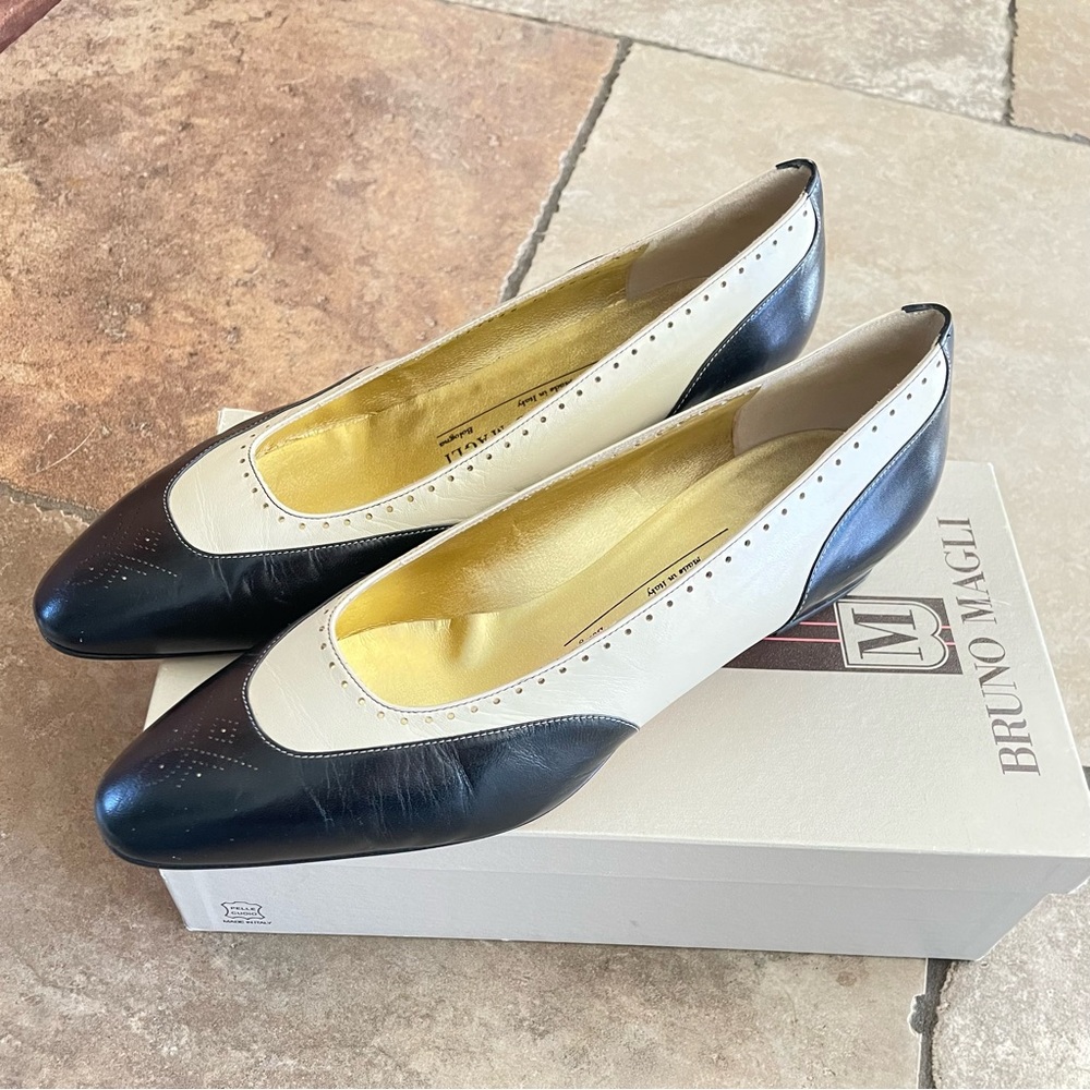 BRUNO MAGLI
Leather Colorblock Pattern Pumps
Size: 9.5 M